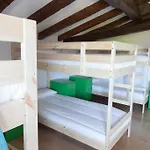 Hostal Moana Surf *