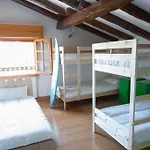 بيت شباب Moana Surf