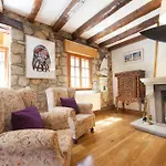 بيت شباب Moana Surf Urduliz