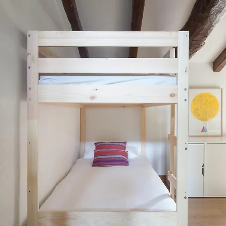 אכסניה Moana Surf *