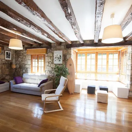 بيت شباب Moana Surf *